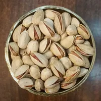 پسته احمدآقایی خام